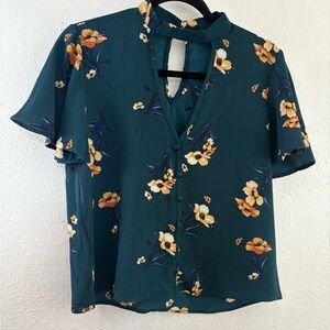 Kaii green floral print blouse mock neck keyhole cutout short flutter sleeves M